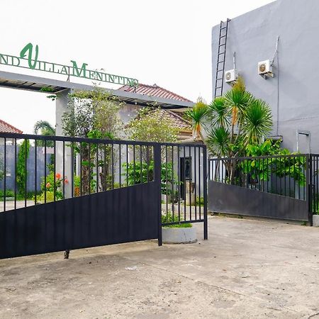 Montongbuwoh Oyo 2284 Grand Villa Meninting מראה חיצוני תמונה